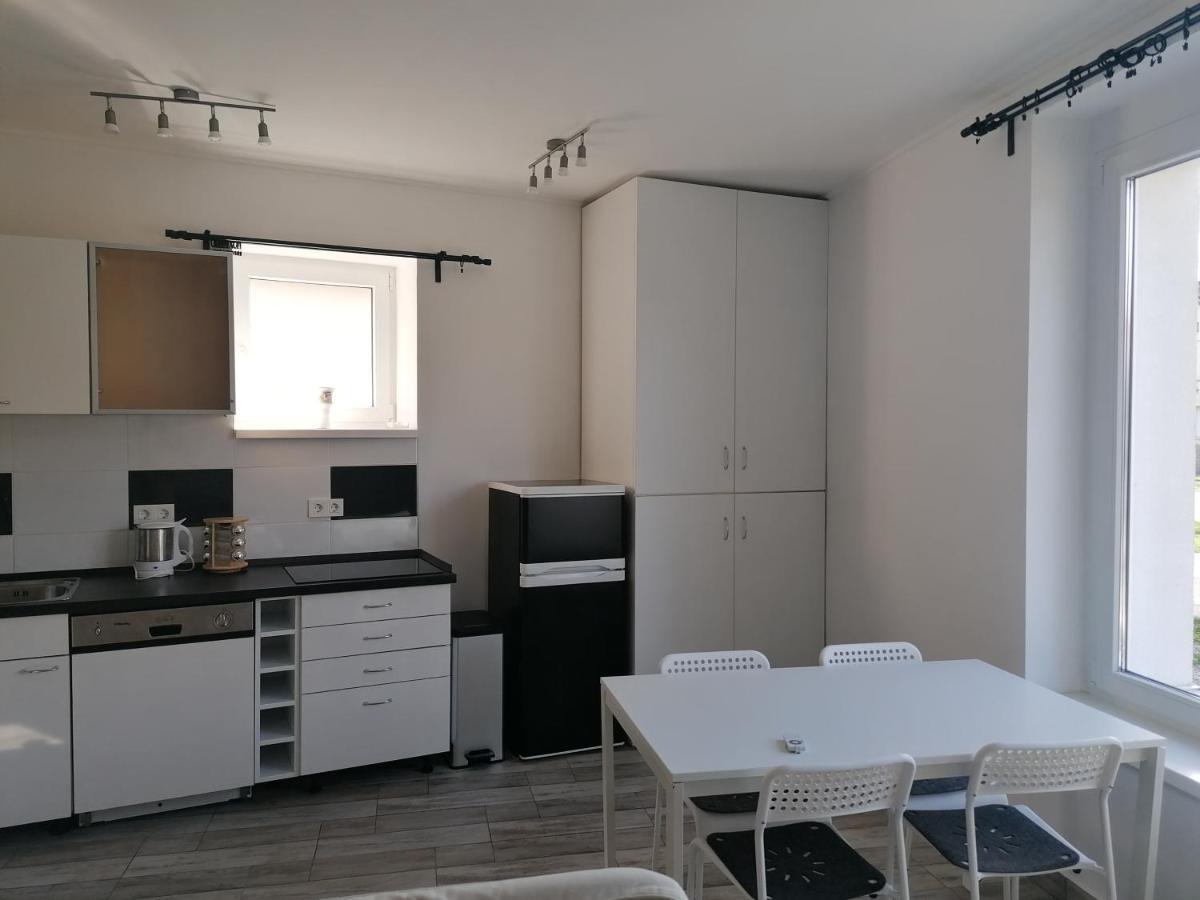 Cuki Apartmanok Dombovar Exterior photo